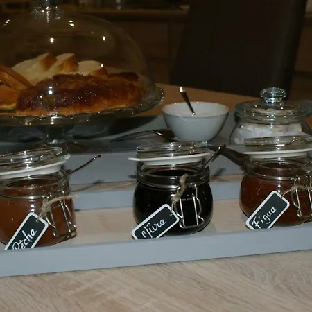 Aux Agapanthes Bed & Breakfast 3*